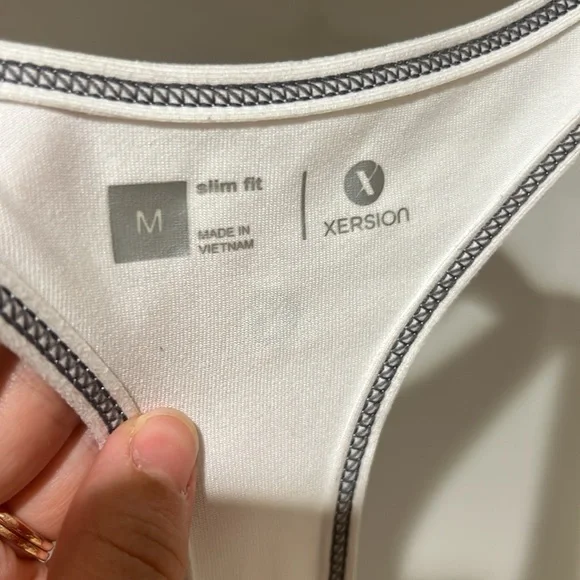 Xersion Workout Slim Fit Top! Size Medium! Worn Twice! - Picture 2 of 5